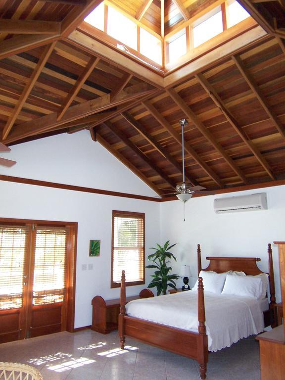 Cocotal Inn And Cabanas San Pedro  Buitenkant foto