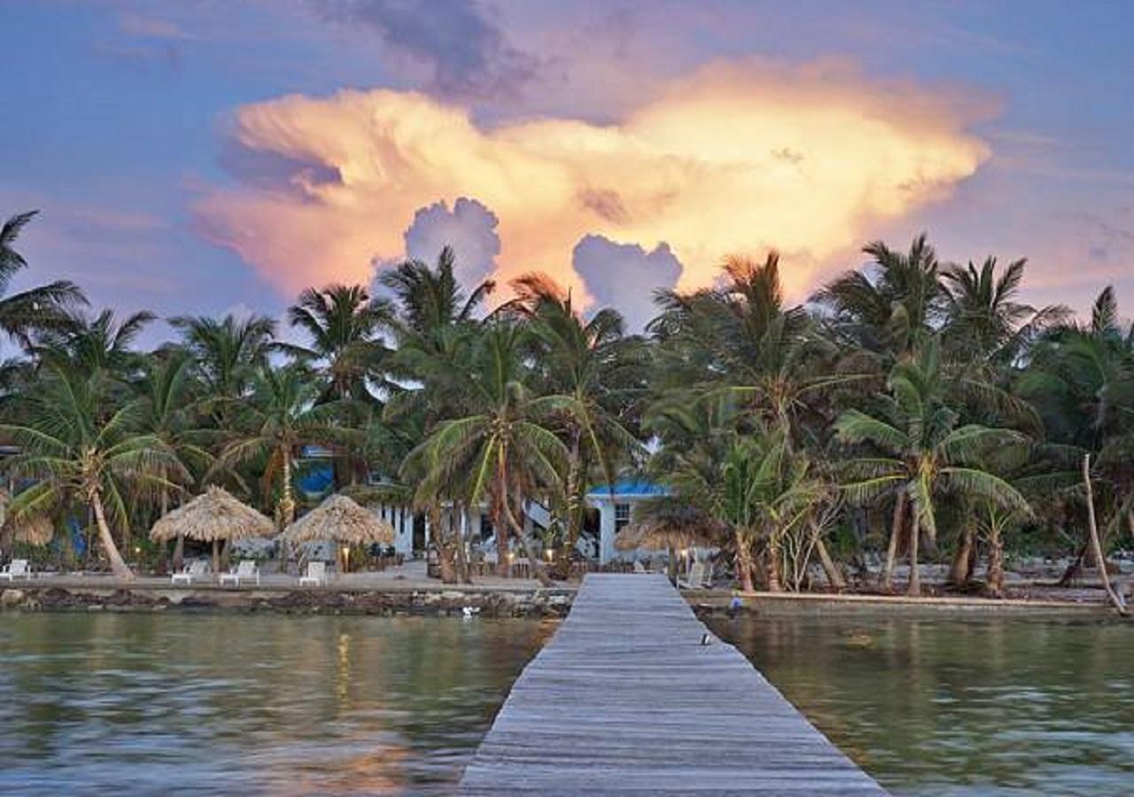 Cocotal Inn And Cabanas San Pedro  Buitenkant foto
